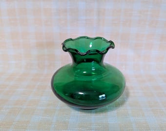 Anchor Hocking Forest Green Ruffled Edge Vase
