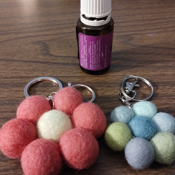 100% Wool Flower Oil Diffuser, Bag Tag, Keychain