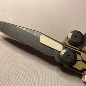 2x Leatherman Signal Daumenlasche