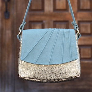 NUEVO / hecho a mano en Canadá / mini bolso de mano, bolso de mano, dorado, verde menta, único, dorado, bolso de hombro, correa de terciopelo, vinilo, regalo