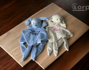 Peluche personnalisé pour bébé : Doux en Laine Brodée avec Nom pour Garçons et Filles. Cadeau Parfait pour une Fête de Bébé, doudou de bébé