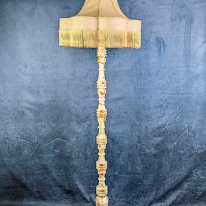 Exceptional Mid Century marble standard lamp 1.6m high in fresh white, creams and rust colours. A distinctive lighting piece: very rare find