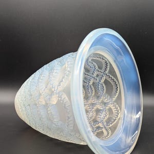 Rene Lalique opalescent and blue coloured Guirlandes Vase circa 1935