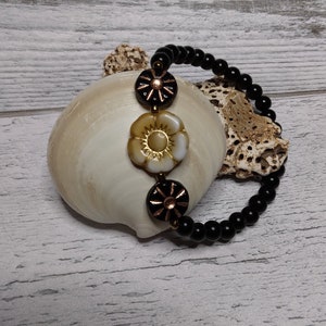 Flower Czech glass beaded bracelet.
