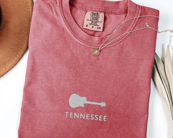 Besticktes Tennessee Music Shirt | Komfort Farbe Tennessee | Nash Bach Tshirt | Tennessee T-Shirt | Nashville Geschenk | TN Gitarren T-Shirt