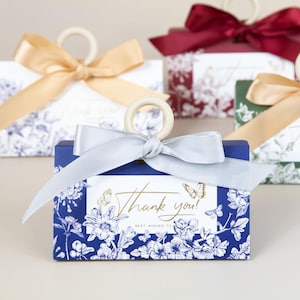 10 Pcs Triangle Favor Boxes, Set of 10 Wedding Favor Boxes, Bridal Favor Boxes, Birthday Favor Boxes, Foral Favor Boxes with Ribbons