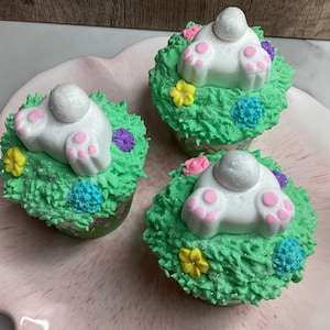Faux Easter Bunny Bum Cupcake