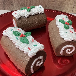 Fake Traditional Christmas Swiss Cake Roll
