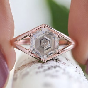 1.65 CT Hexagon Step Cut Colorless Moissanite Engagement Ring Six Round Prongs Solid Gold Wedding Ring Vintage Style Solitaire Ring LL110