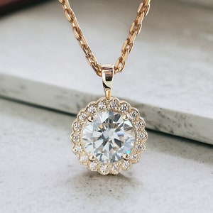 Yellow Gold Halo Pendant Necklace for Women Round Cut Pendant Necklace with Moissanite Stones Necklace for Teen Girls and Women LL208