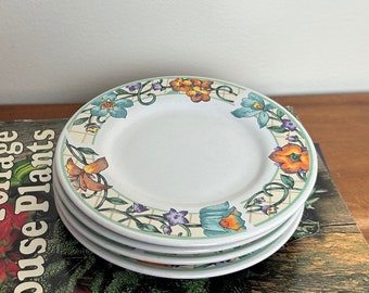 ヴィンテージ 1980 年代 フローラル プレート セット: キッチュ