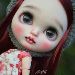 Bambola Blythe personalizzata di Art14 - Capelli bordeaux