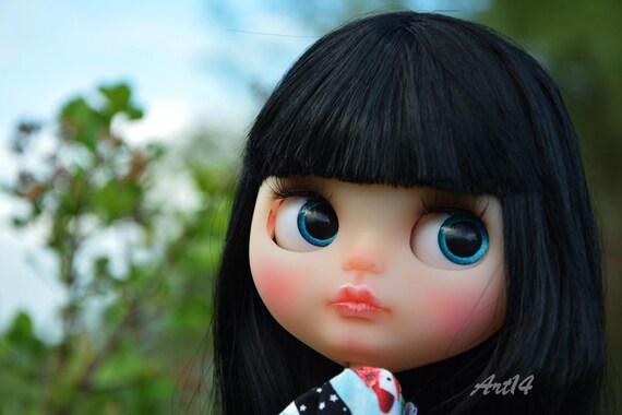 カスタムファクトリーブライス人形 - 黒髪＆半透明の顔 - Etsy 日本