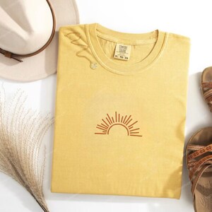 Embroidered Sun Shirt, Embroidered Sun tshirt, Embroidered Boho shirt, Embroidered Summer tshirt, Embroidered Half Sun Tshirt, Boho tshirt
