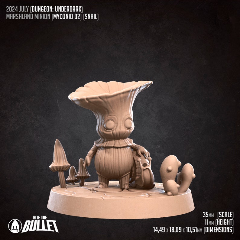 Puede incluir: Una miniatura impresa en 3D de una criatura con forma de hongo con una gran tapa abierta y un caracol en la espalda. La miniatura est&aacute; pintada de color marr&oacute;n claro y est&aacute; de pie sobre una base circular. La base est&aacute; decorada con peque&ntilde;os hongos y el texto "BITE THE BULLET". La miniatura est&aacute; a escala de 35 mm y tiene una altura de 11 mm. Las dimensiones son 14,49 x 18,09 x 10,51 mm.