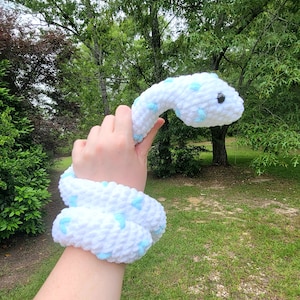 Crochet Snake Amigurumi - Pastel Heart Scales, Soft Yarn Fun Reptile Plushie - Perfect for Serpent Lovers, Collectors & Stuffie Enthusiasts