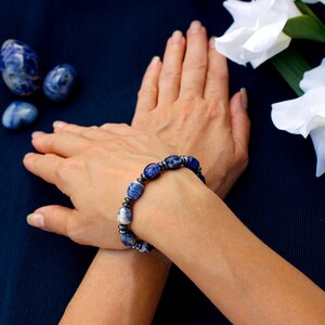 Sodalite and hematite bracelet 11 x 8 mm, handmade with gemstones from South America and Africa, a piece of jewelry for elegance and protection