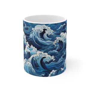 Taza con diseño de olas marinas, taza de café de cerámica con estampado de olas japonesas en azul y blanco, regalo minimalista para amantes del mar, 325 ml o 444 ml. imagen 2