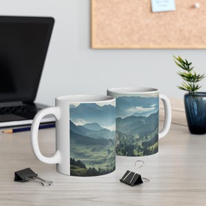 Kubek górski, ceramiczny kubek do kawy z motywem mglistego, majestatycznego krajobrazu górskiej doliny, prezent dla miłośnika natury, 11 uncji lub 15 uncji zdjęcie 6