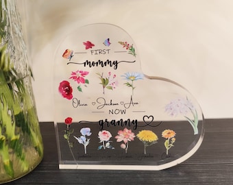 Erste Mama jetzt Oma Schild, personalisiertes Geburtsmonats-Blumenschild, Muttertagsgeschenk, individuelles Herz-Acrylschild, Muttergeschenk, Omas Geschenk