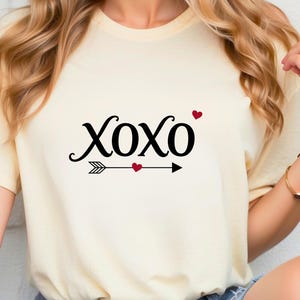 Knuffels en kussen SVG PNG PDF, Xoxo Svg, Valentines Svg, Love Svg, Valentine Shirt Svg, Hello Valentine Shirt, Valentijnsdag Svg, hart svg