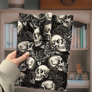 Rose Skulls Buch/Kindle Sleeve