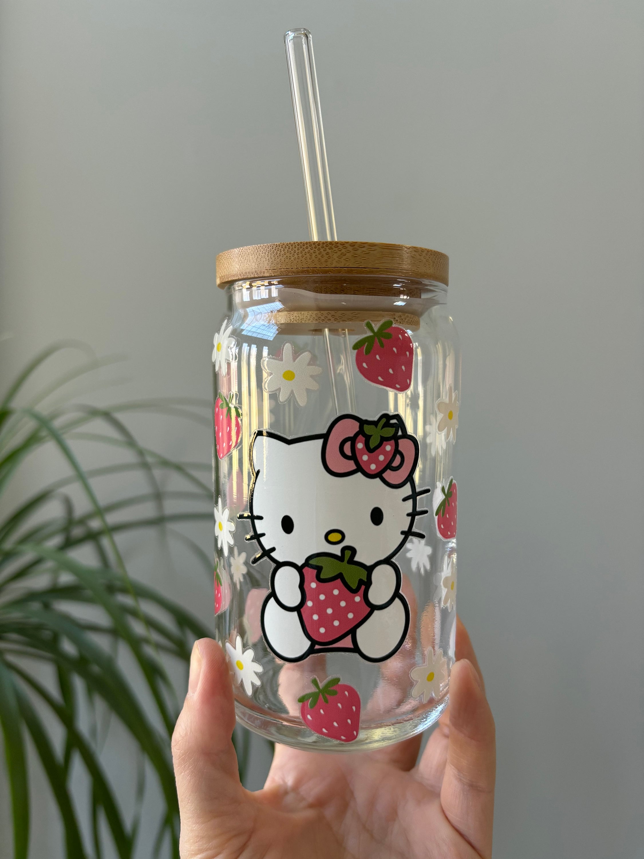 Hello Kitty キャップ付きガラスボトル Hello Kitty Strawberries 16 Oz Glass Can - Etsy