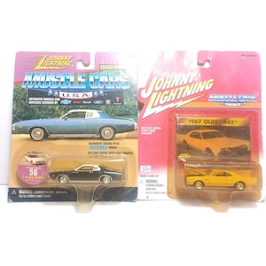 Pair Johnny Lightning Die - Cast Muscle Cars U.S.A.