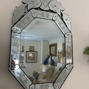 Rare Vintage Venetian Etched Glass Wall Mirror – A Timeless Treasure of Italian Craftsmanship