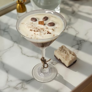 Coffret cadeau savon et bougie - bougie réaliste en cire de soja martini expresso + savon cappuccino fait main | Cadeau parfait pour les amateurs de café