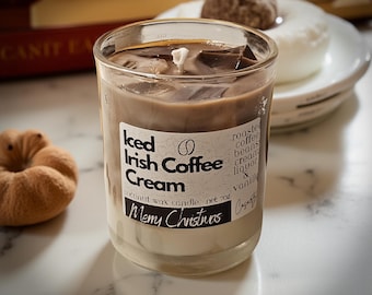 Vela de crema de café irlandés helado: vela de soja realista con cubitos de hielo, etiqueta personalizable con su nombre o cualquier texto, vidrio de 8 oz