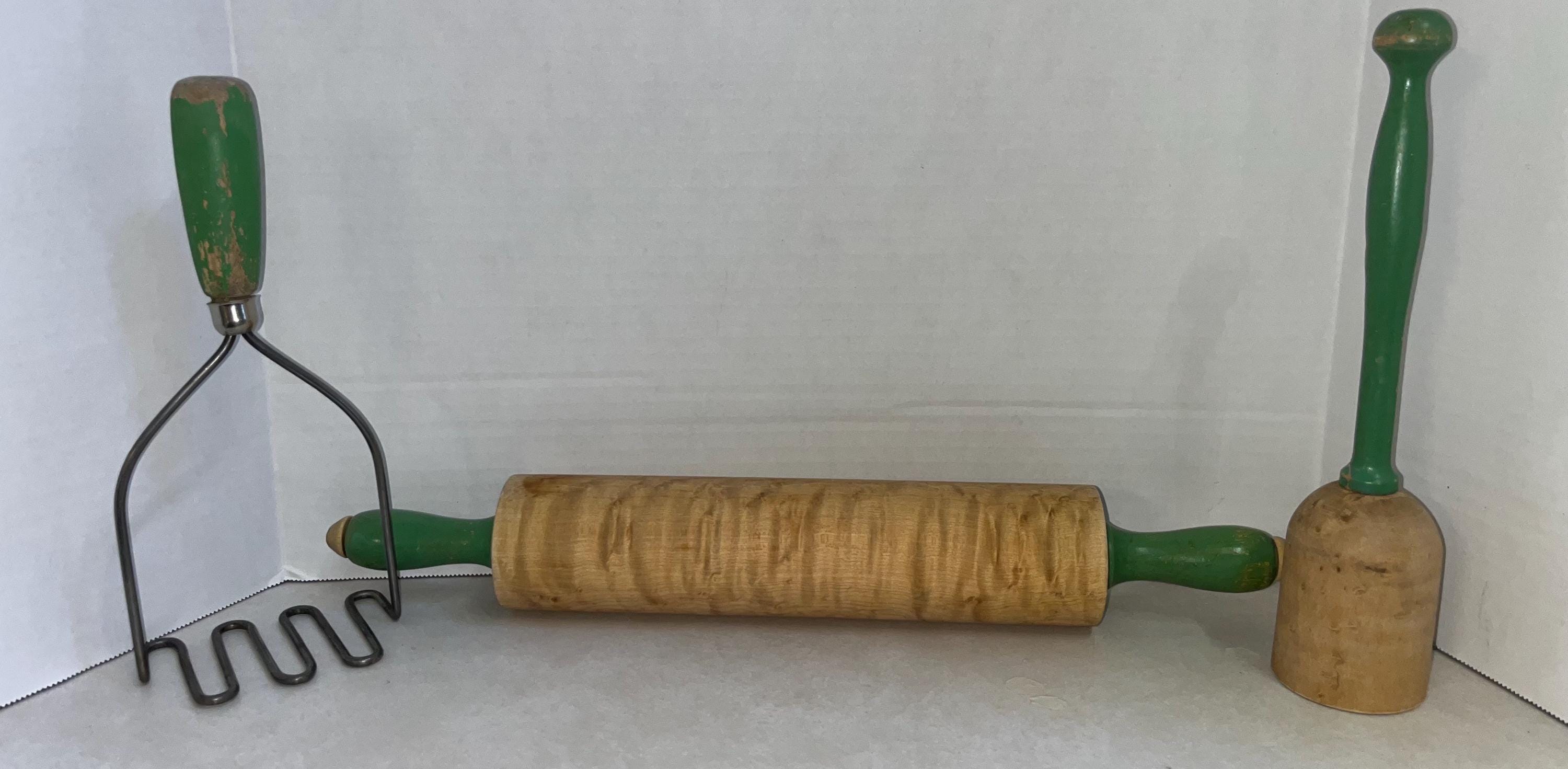 Gadget vintage per la cottura e la cottura con manico verde degli anni '30 e '40 / Metà secolo / Utensili da cucina / Strumenti per la cottura / Primitivi