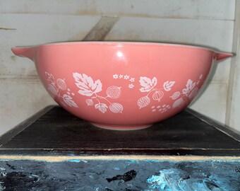 Vintage Pyrex, Pink Gooseberry, 444, Cinderella Bowl, 4 Quart, 1957-1966, White on Pink