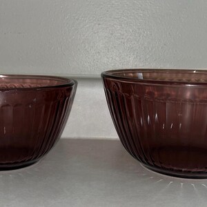Vintage 1990’s Set of 2 Pyrex cranberry ribbed mixing bowls | 7401-S | 7402-S