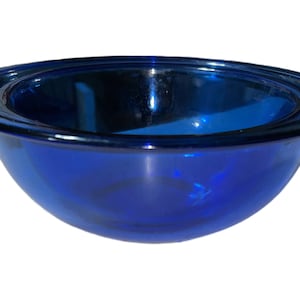 Set of 3 Cobalt Blue Vintage Pyrex Glass Mixing Bowls/Batter Bowls Made in USA by Pyrex in the 1980's Retro Blue Pyrex