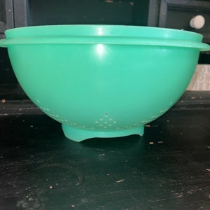 Vintage Tupperware Colander Jadeite Green  10” x 5” Strainer Bowl 339 - 8 kitchen ware.