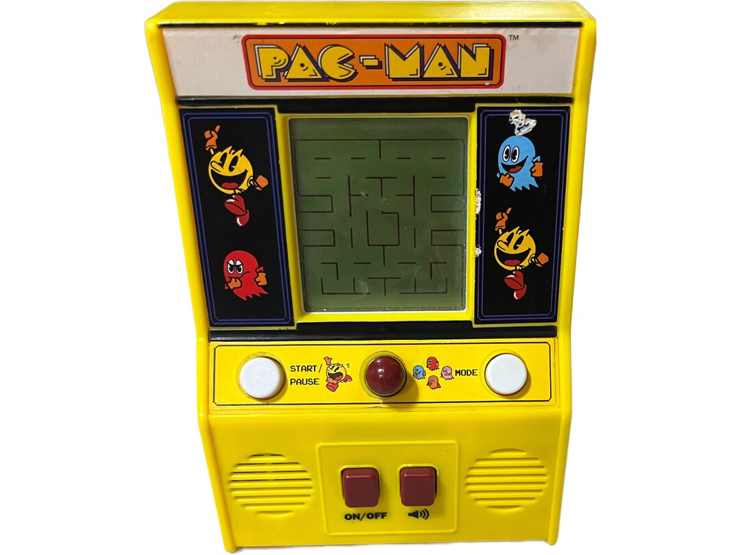 Retro Handheld PACMAN Game. Includes 2 AA Batteries. Very Good