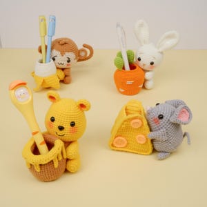 Modello PDF per portapenne carino 4 in 1 all'uncinetto, porta uncinetto a forma di animale, portapenne a forma di orso all'uncinetto, strumenti di apprendimento fai da te, porta uncinetto amigurumi