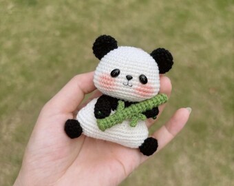 パンダの竹編みPDFパターン、かわいいパンダの編みぐるみ
