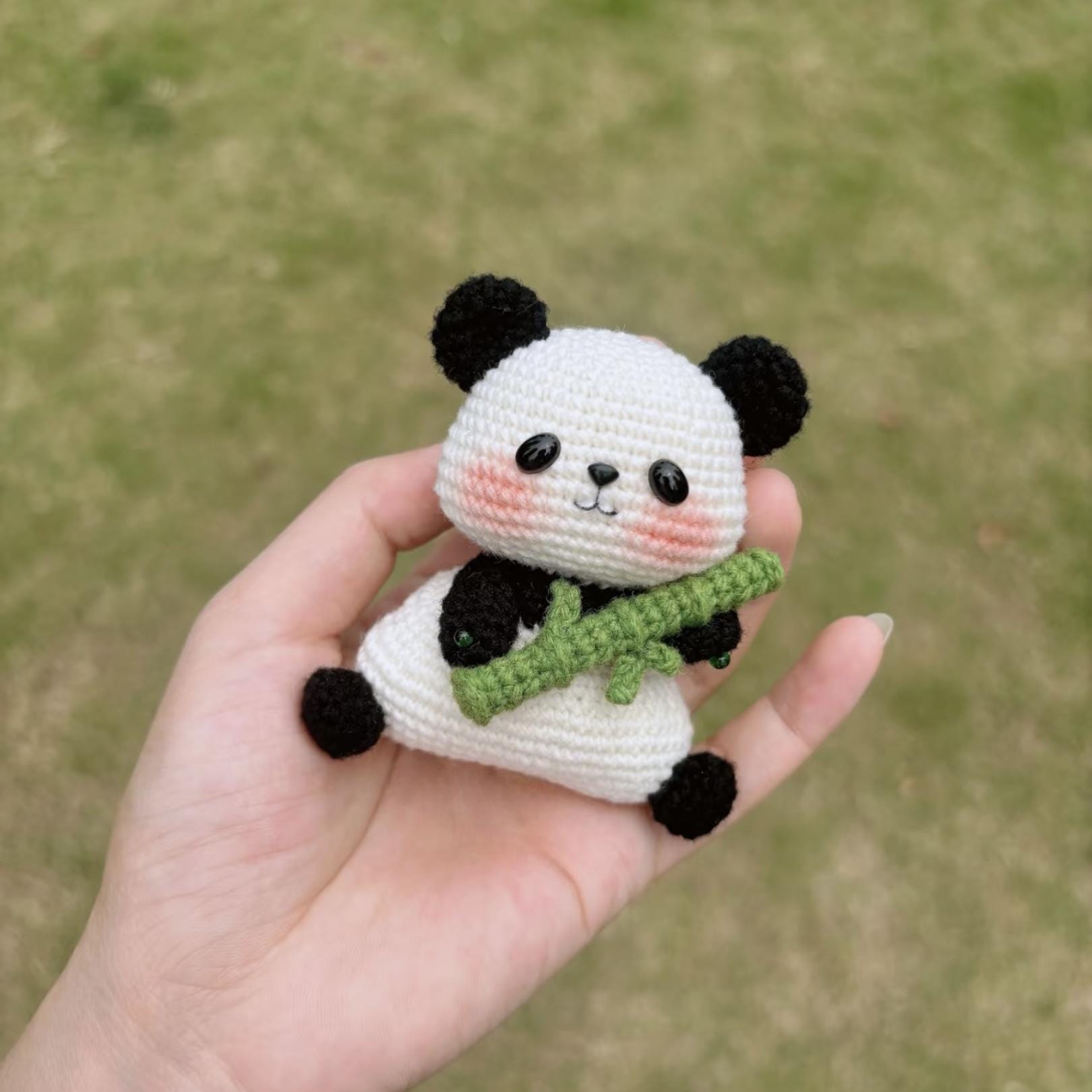 手編みパンダ(編みぐるみ) ❁49〜53 手編みパンダ(編みぐるみ) ❁49〜53 手編みパンダ(編みぐるみ) ❁49