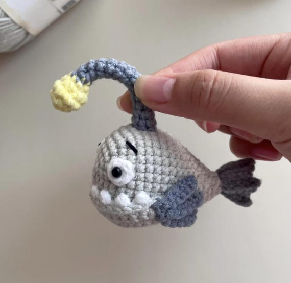 あんこうページ① アンコウのかぎ針編み PDF パターン、かぎ針編みの深海魚あみぐるみ