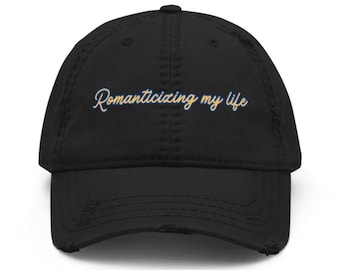 Gorra "Romantizando mi vida", gorra bordada minimalista, gorra vintage negra ajustable, regalo estético de amor propio