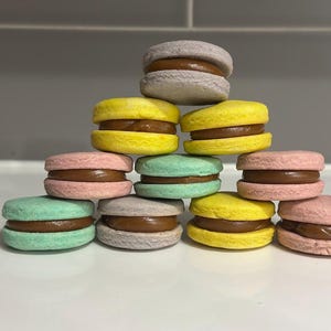 Alfajores de Colores con Dulce de Leche – Regalo Personalizado para el Día de la Madre