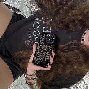 Funda para teléfono MagSafe negra Cyber Sigilism imagen 4