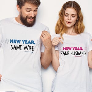 Divertidos SVG PNG a juego, Año nuevo, mismo marido, misma esposa, svg PNG, Feliz año nuevo, Diseño de camiseta de pareja, Lindo y divertido Svg PNG, Descarga digital