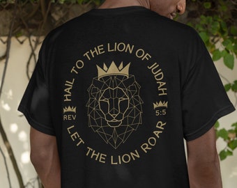 Jesus is King Hail to the Lion of Judah Front and Back Design Geometric Lion Christian Men's T-Shirt, Revelation 5:5 Bible Verse Tee for Him