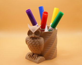 Wood-Inspired Elegance: 3D Printed Owl Pen Holder