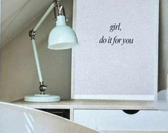 Impresión minimalista con cita inspiradora: tipografía en blanco y negro