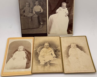 5 Kabinettfotos von viktorianischen Babys und Kindern