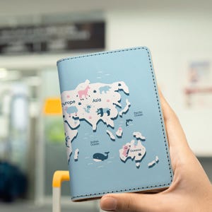 Portapassaporto in pelle con mappa del mondo personalizzata 9 - Collezione mappa del mondo - Portapassaporto - Portafoglio per passaporto - Regalo di viaggio per lui e lei